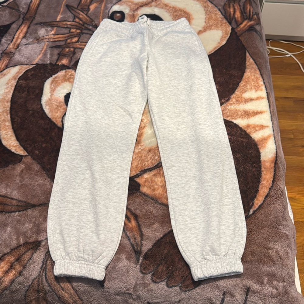 Set joggers and sweaters